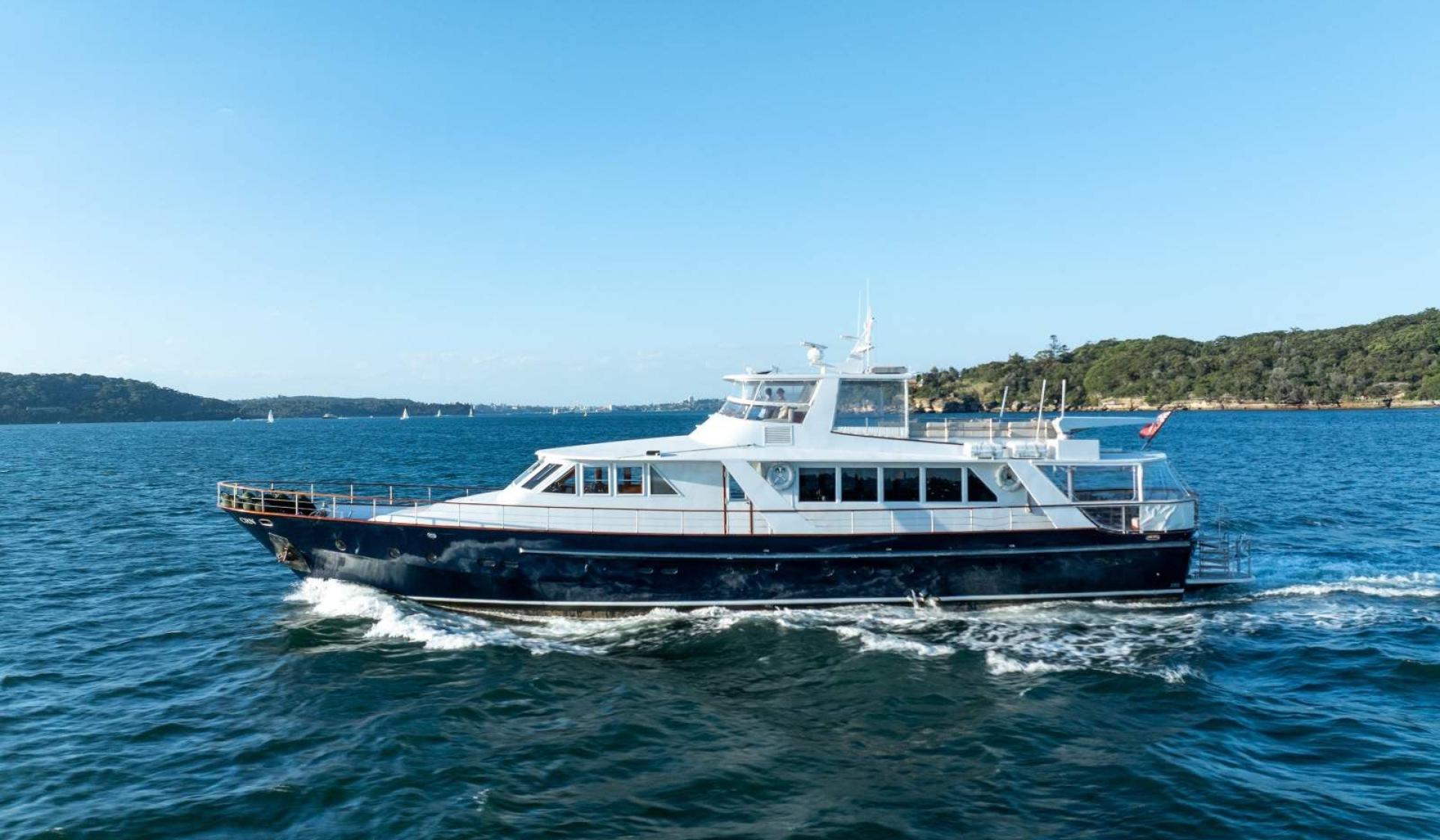 CRN Motor Yacht 95 Hiilani - Photo 1