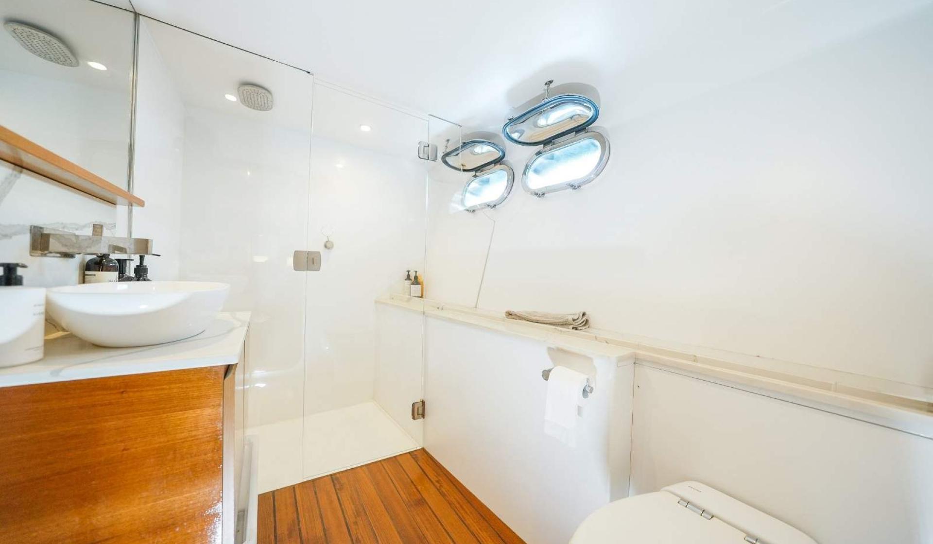 CRN Motor Yacht 95 Hiilani - Photo 9