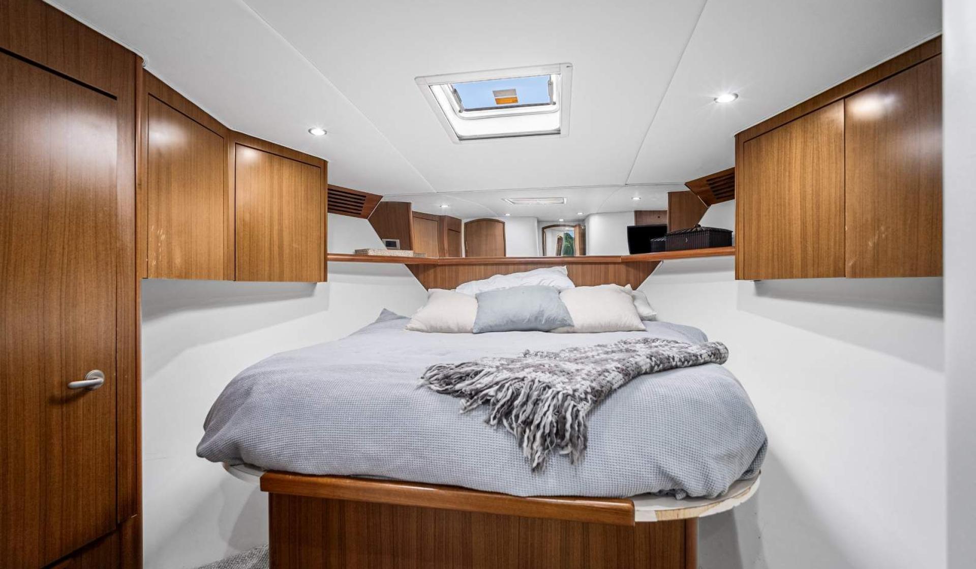 Viking 60 Convertible - Photo 12