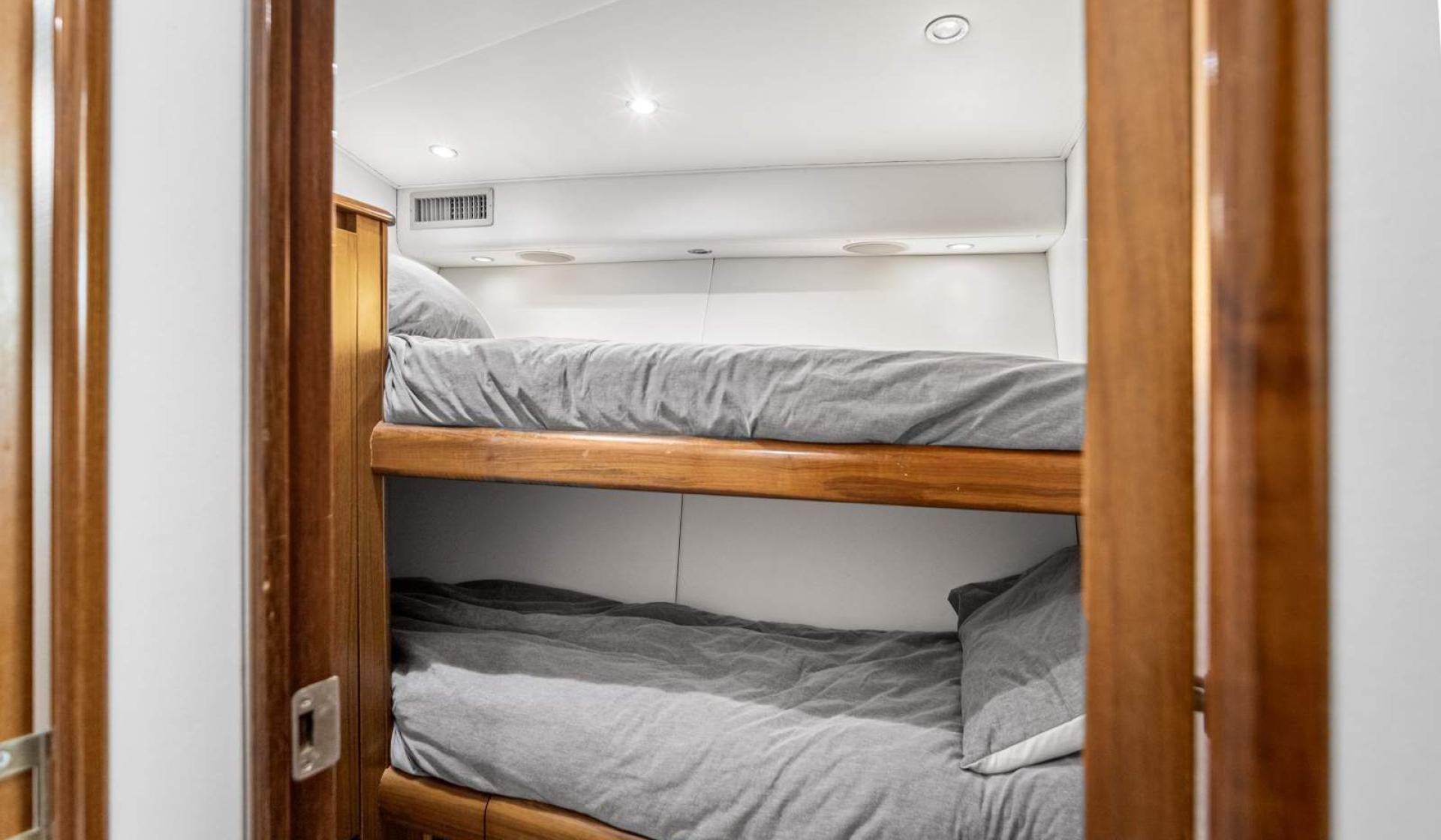 Viking 60 Convertible - Photo 13