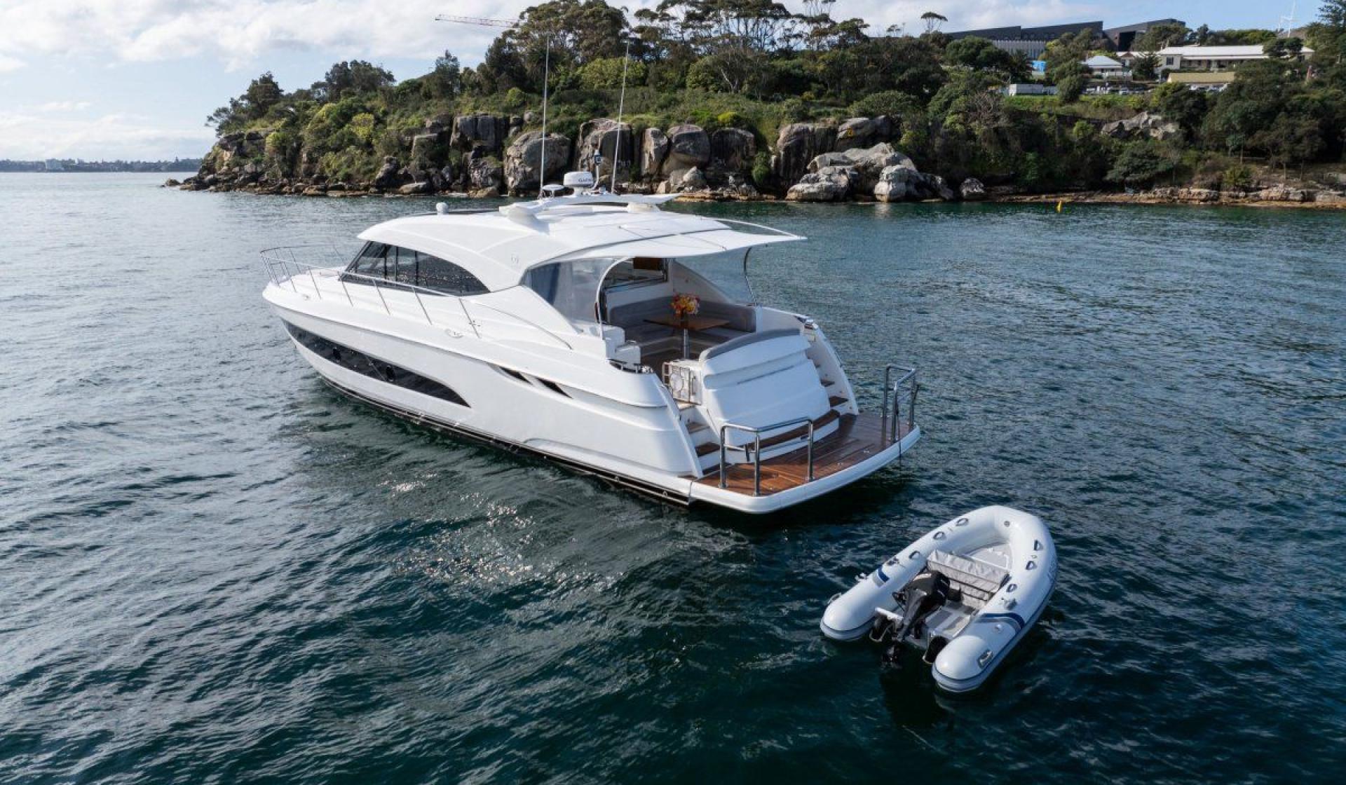 Riviera 5400 Sport Yacht - Photo 12