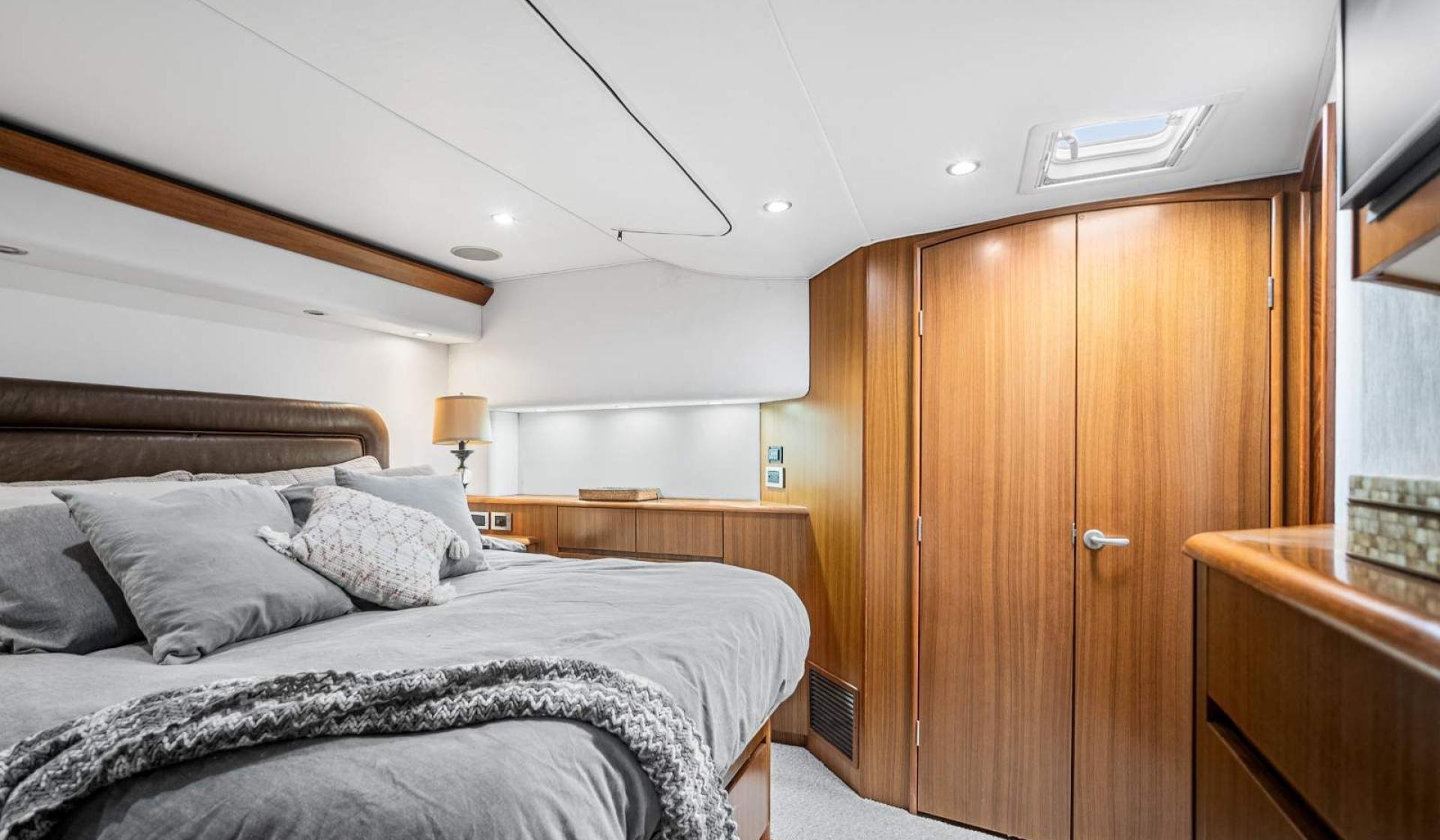 Viking 60 Convertible - Photo 15