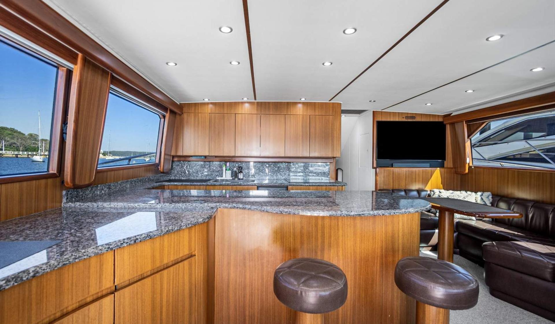 Viking 60 Convertible - Photo 19