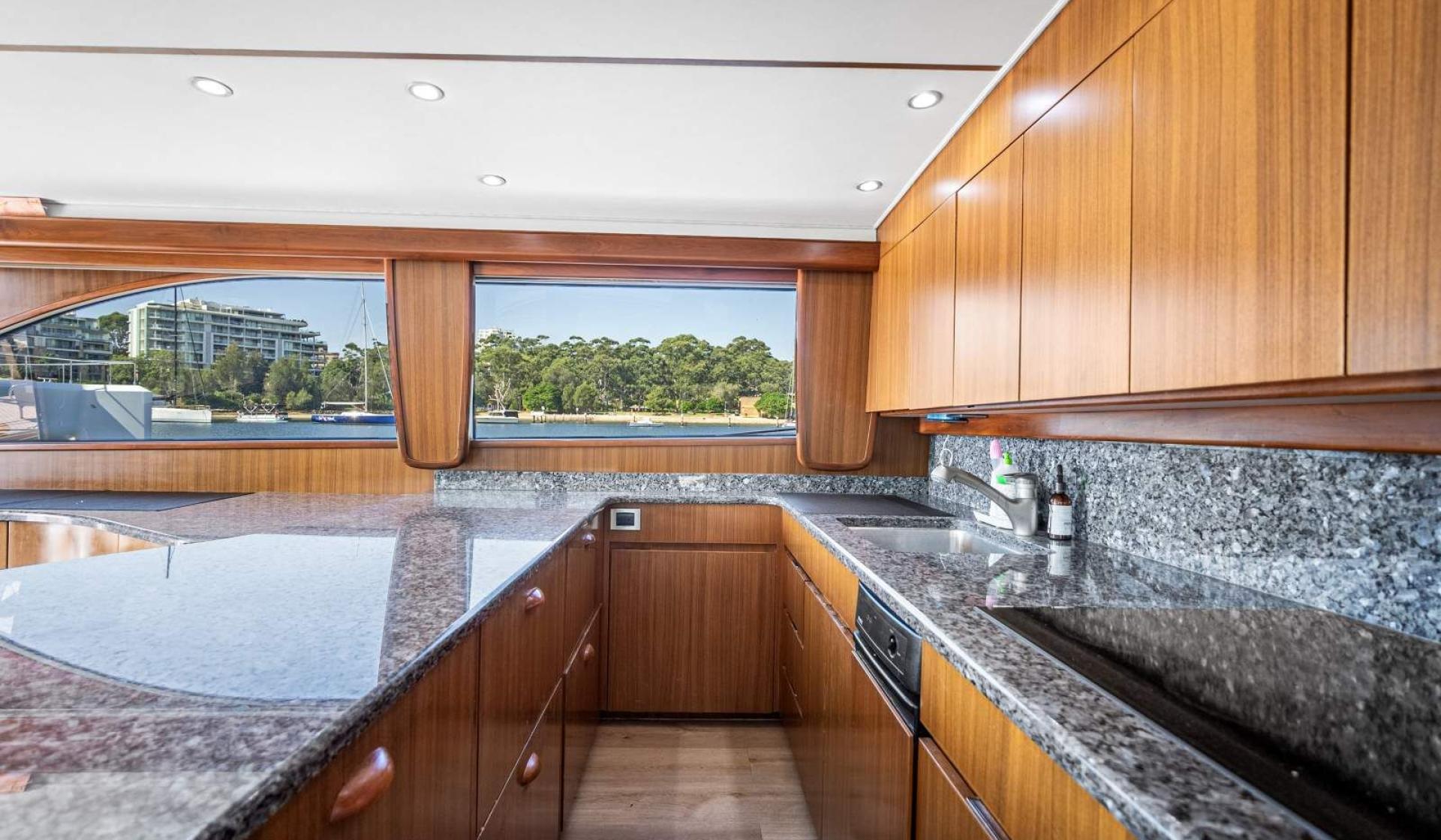 Viking 60 Convertible - Photo 22