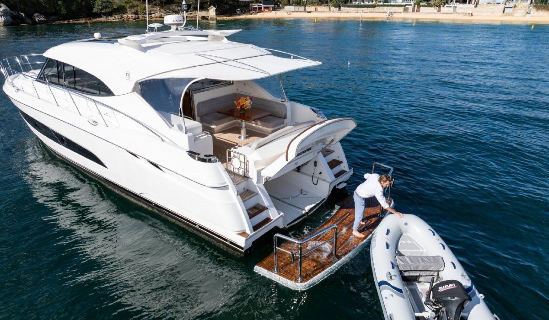 Riviera 5400 Sport Yacht - Photo 22