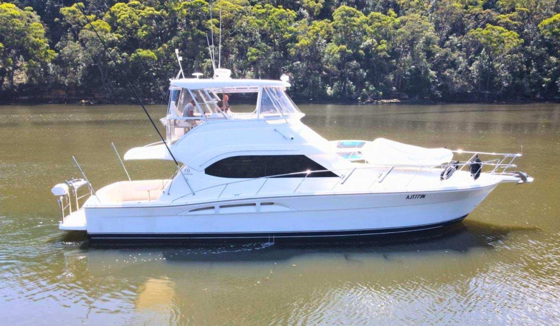 Bella Vita - Riviera 47 Flybridge Convertible 2005 Model - Photo 12
