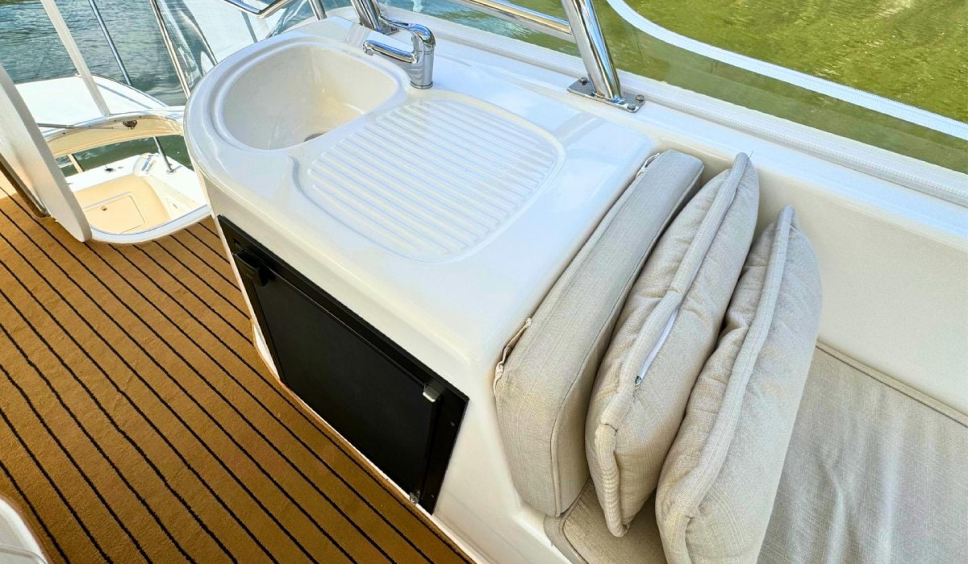 Bella Vita - Riviera 47 Flybridge Convertible 2005 Model - Photo 14