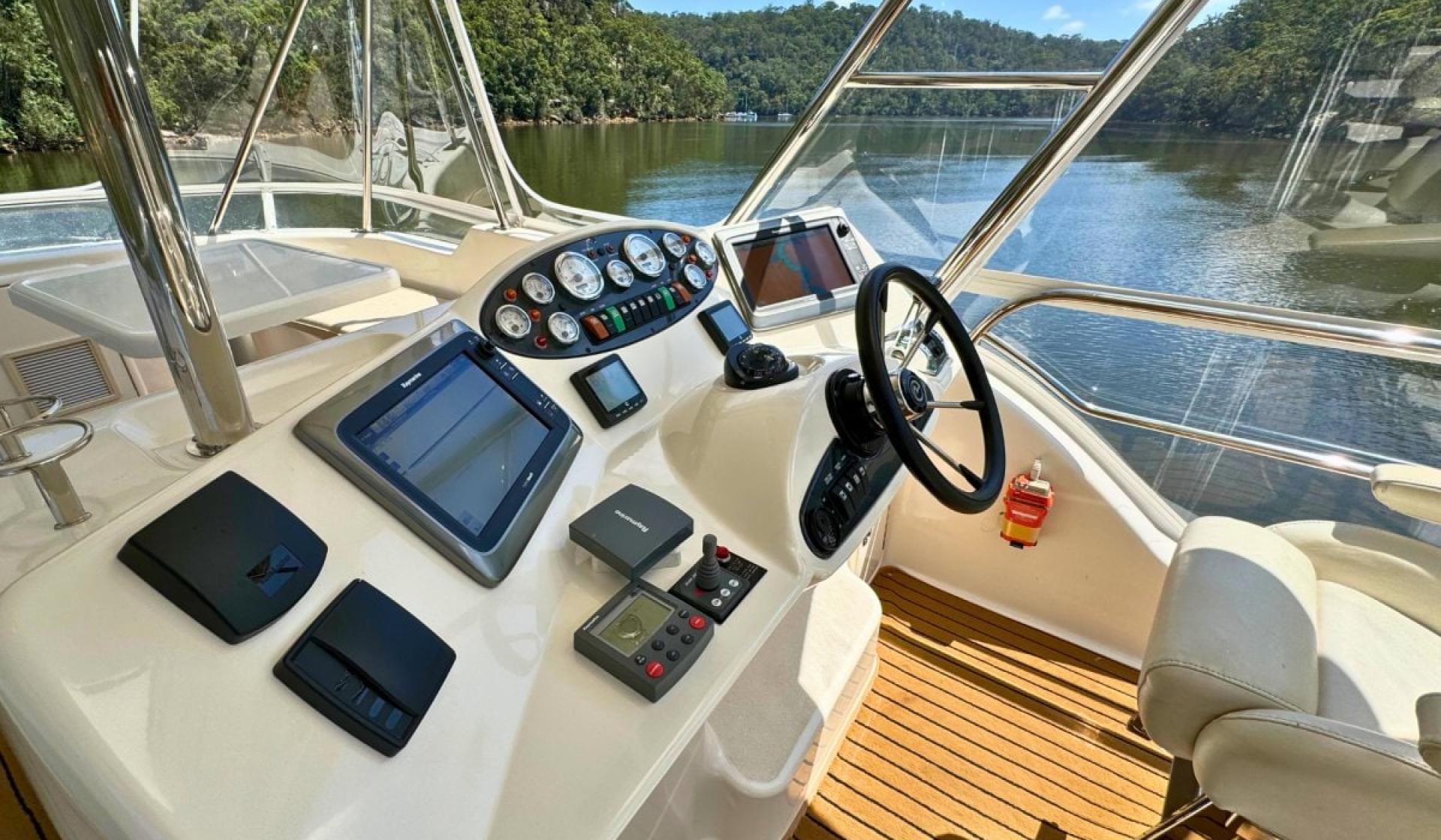 Bella Vita - Riviera 47 Flybridge Convertible 2005 Model - Photo 17