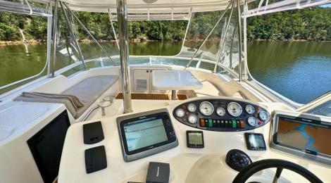 Bella Vita - Riviera 47 Flybridge Convertible 2005 Model - Thumbnail 27