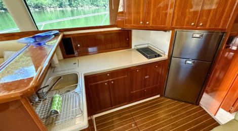 Bella Vita - Riviera 47 Flybridge Convertible 2005 Model - Thumbnail 27