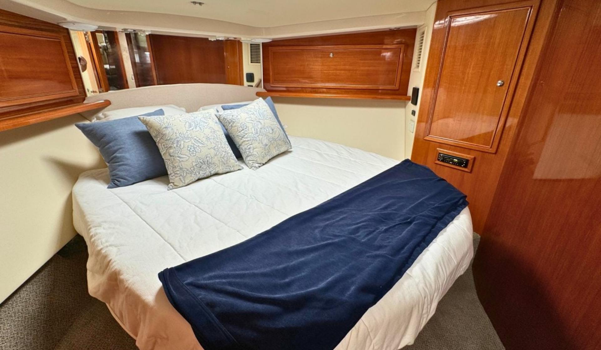 Bella Vita - Riviera 47 Flybridge Convertible 2005 Model - Photo 6