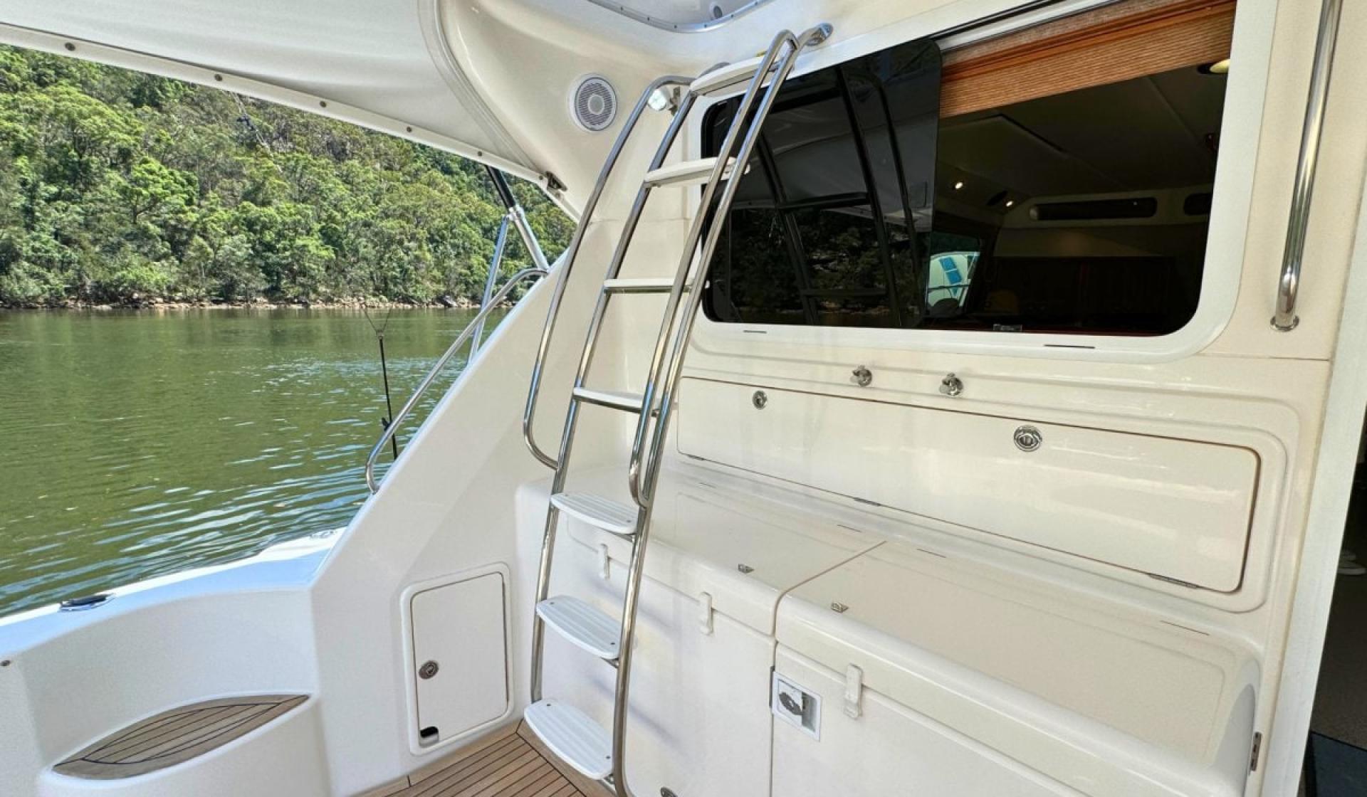 Bella Vita - Riviera 47 Flybridge Convertible 2005 Model - Photo 8