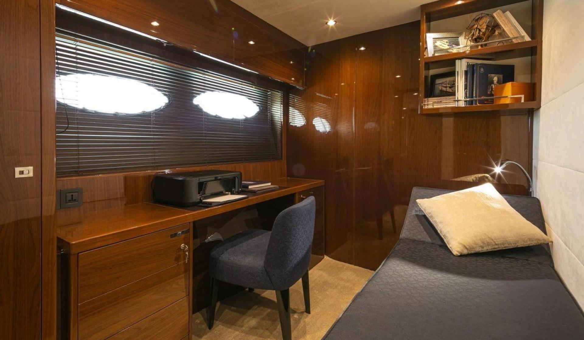 Princess P82 - Photo 21