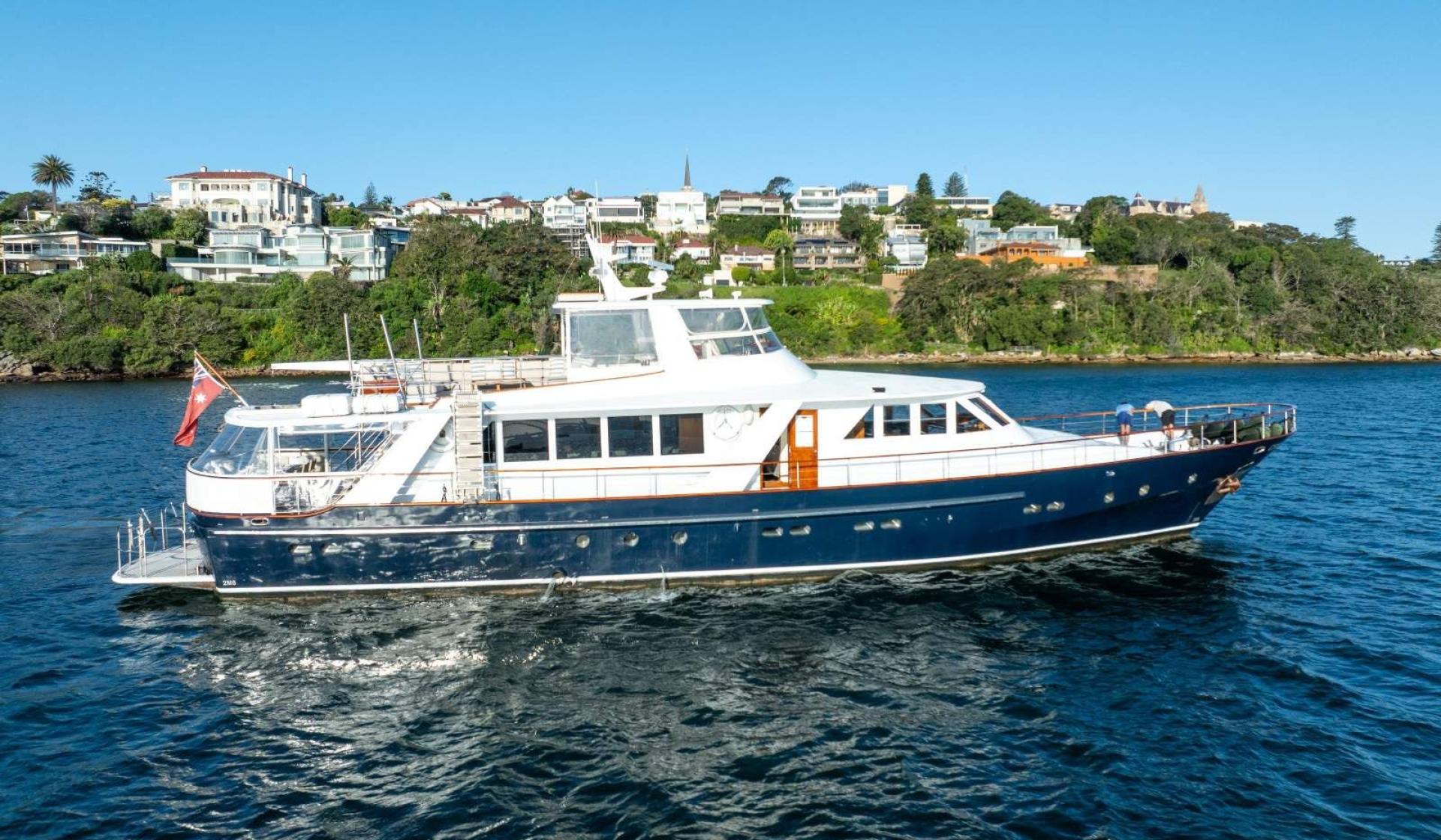 CRN Motor Yacht 95 Hiilani - Photo 3