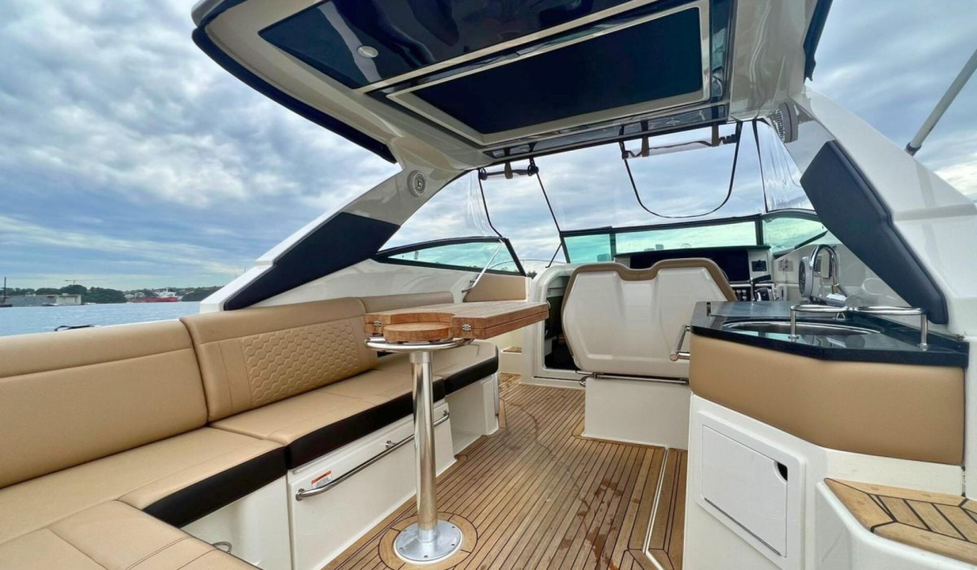 Sea Ray 290 Sundancer - Photo 4