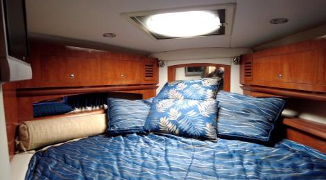 Four Winns Vista 378 AVAILABLE NOW - Thumbnail 23