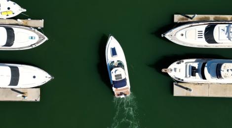 Four Winns Vista 378 AVAILABLE NOW - Thumbnail 23