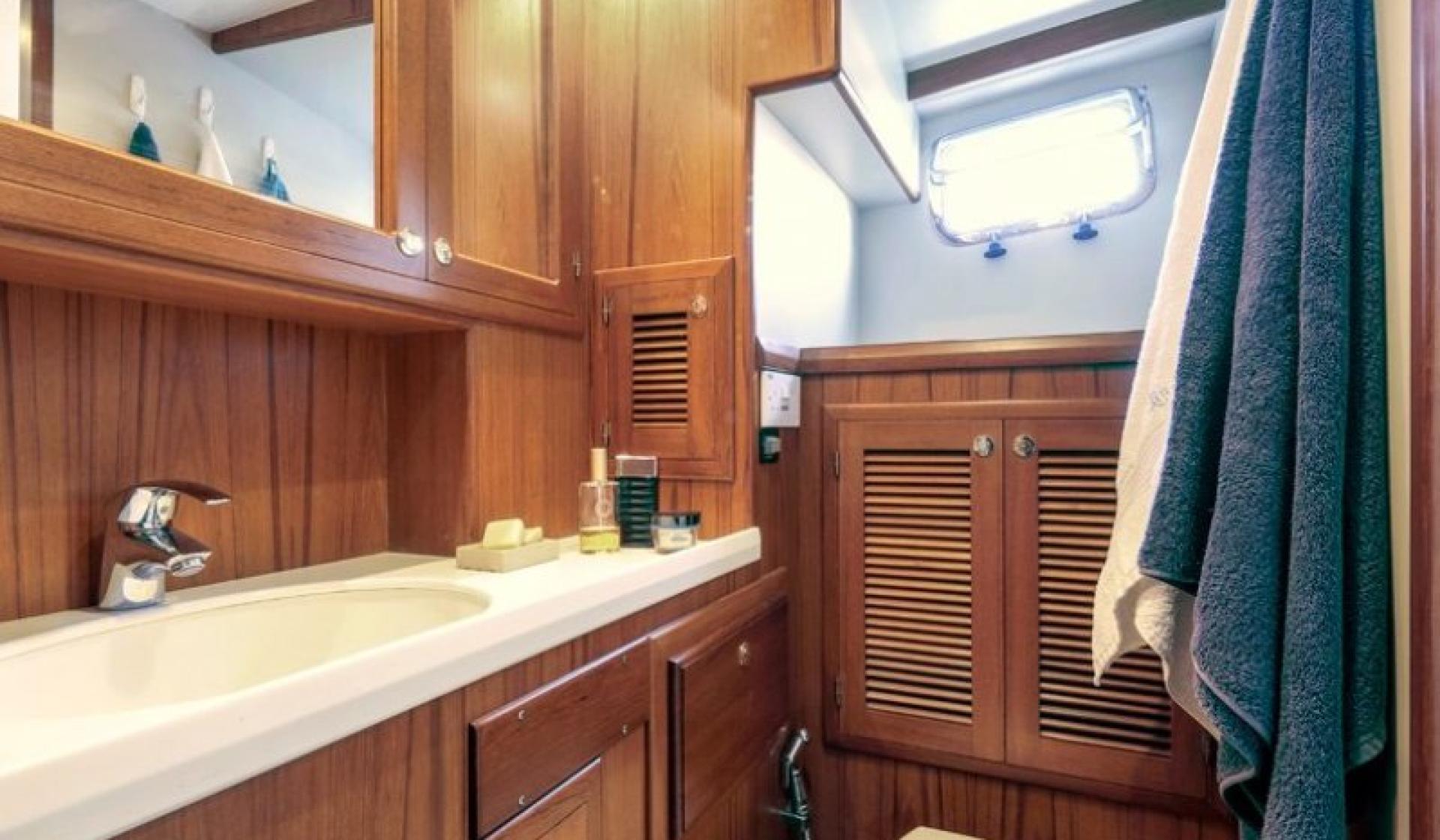 MY Lindavia - Kadey Krogen 44 - Photo 6