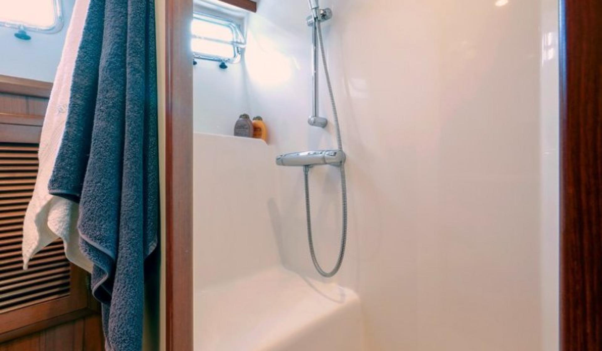 MY Lindavia - Kadey Krogen 44 - Photo 7