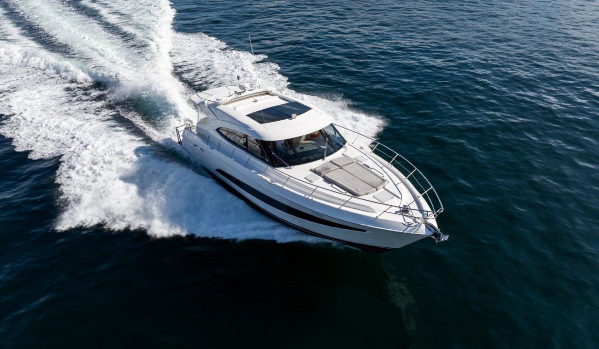Riviera 5400 Sport Yacht - Photo 1