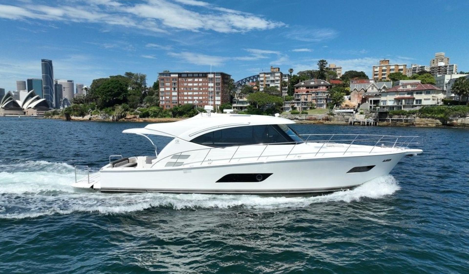 Riviera 525 SUV - Photo 3