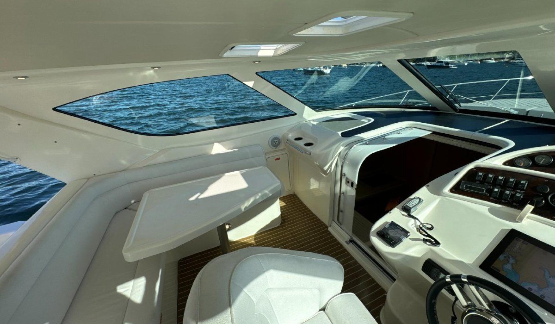 Riviera 4000 Offshore - Photo 9