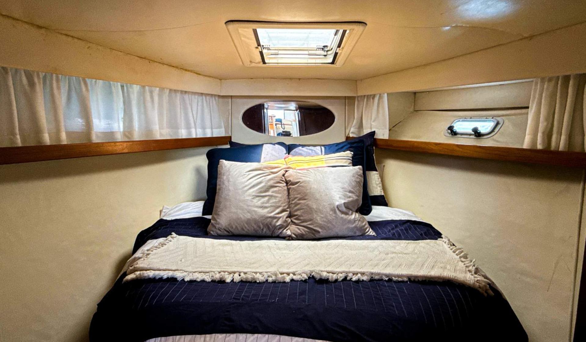 Riviera 36 Flybridge 1996 Model - Photo 16