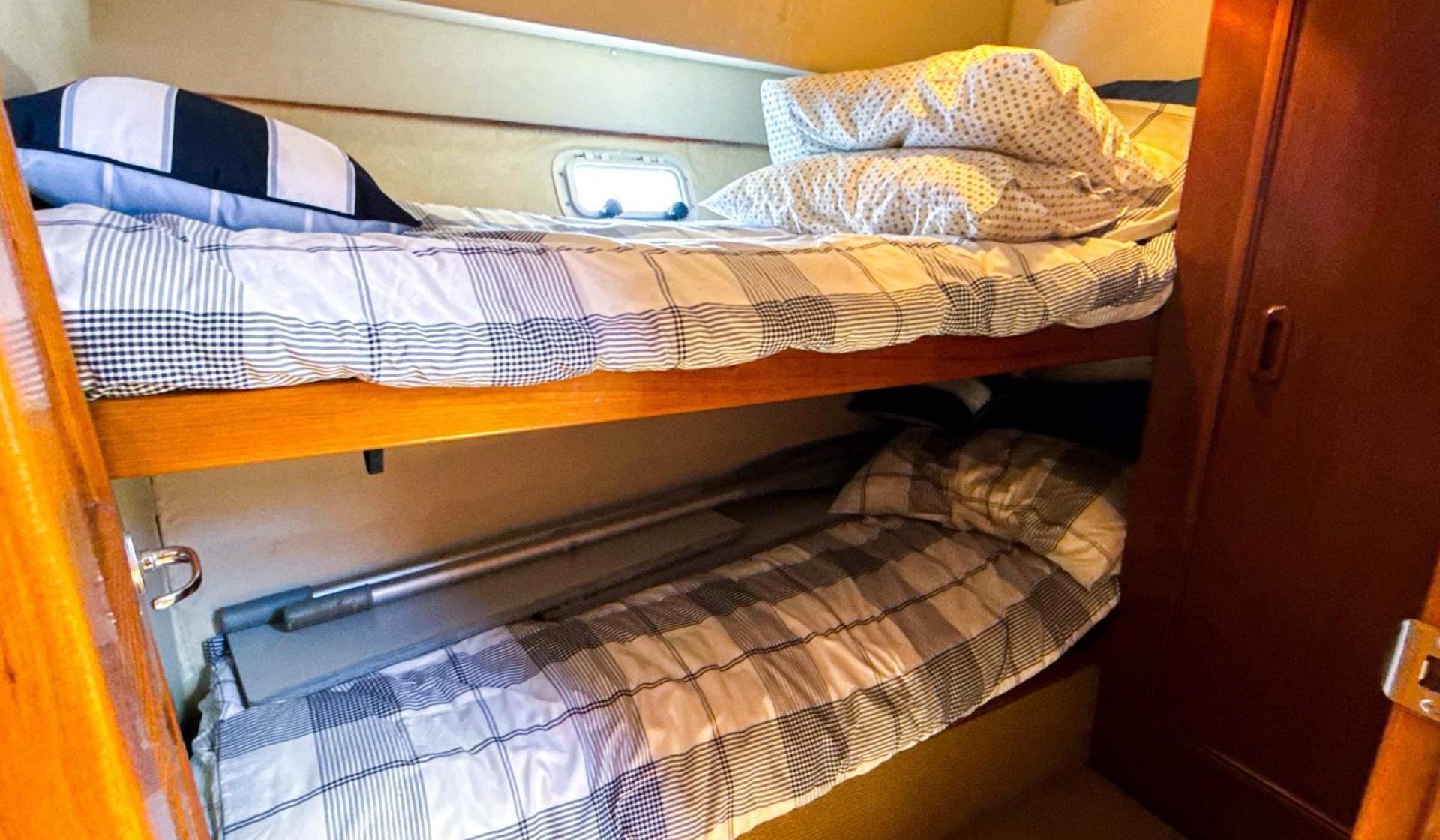 Riviera 36 Flybridge 1996 Model - Photo 17