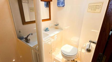 Riviera 36 Flybridge 1996 Model - Thumbnail 31