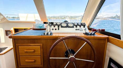 Riviera 36 Flybridge 1996 Model - Thumbnail 31