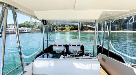 Riviera 36 Flybridge 1996 Model - Thumbnail 31