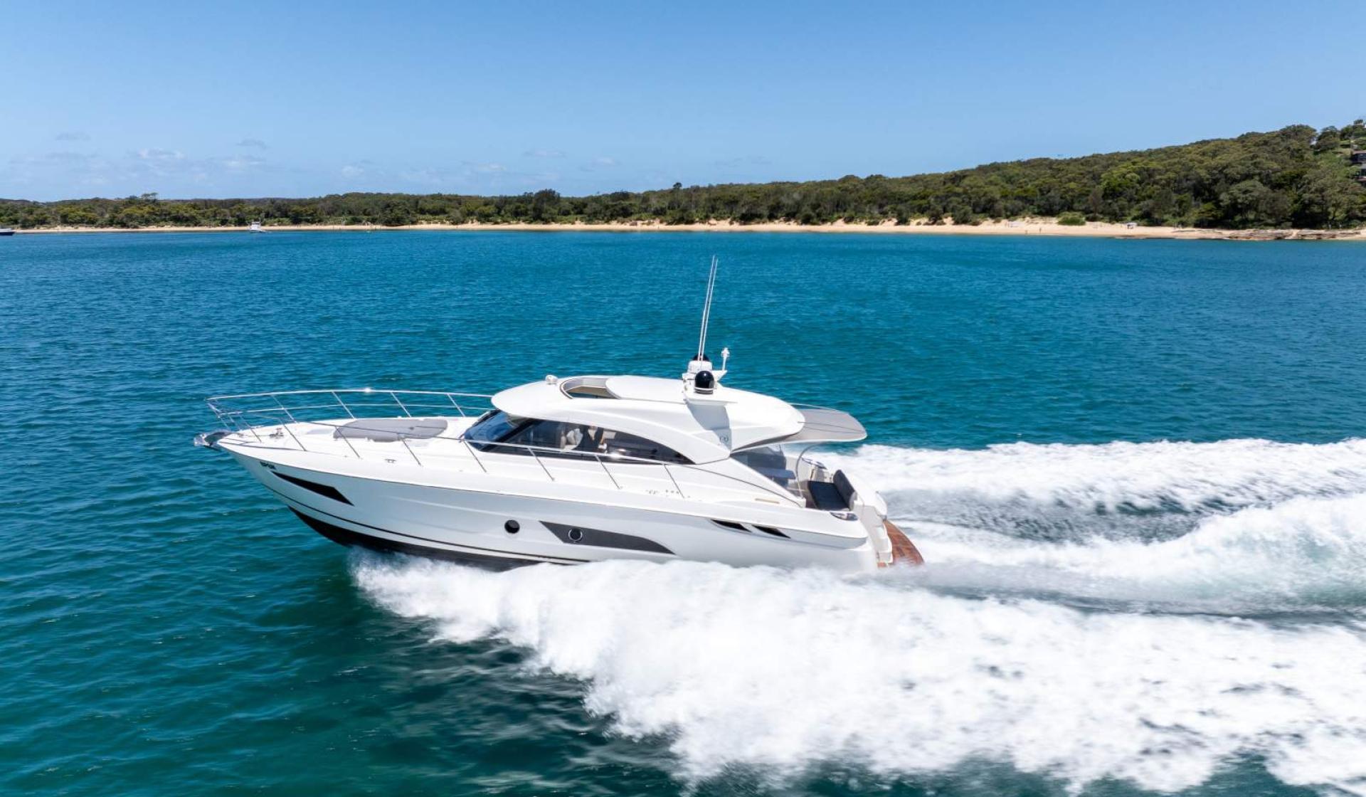 Riviera 4800 Sport Yacht - Photo 12