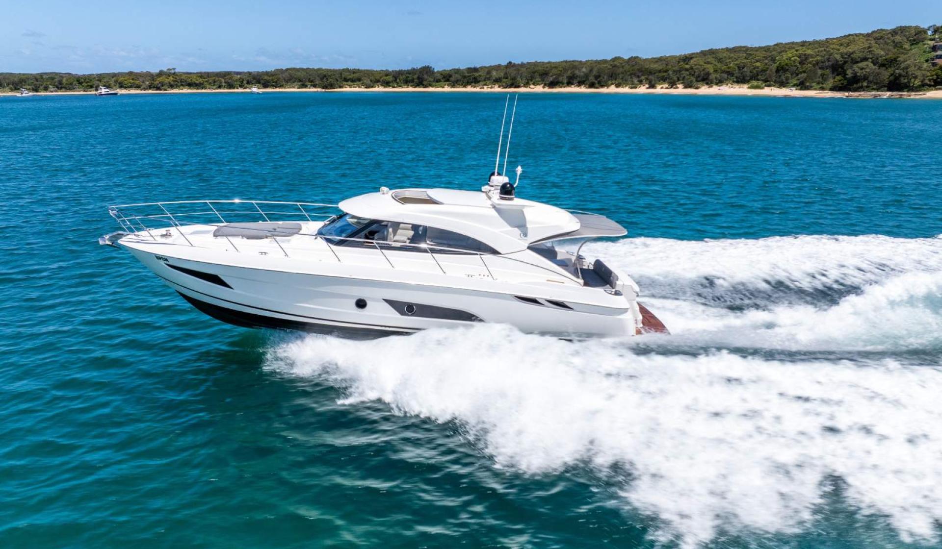 Riviera 4800 Sport Yacht - Photo 17