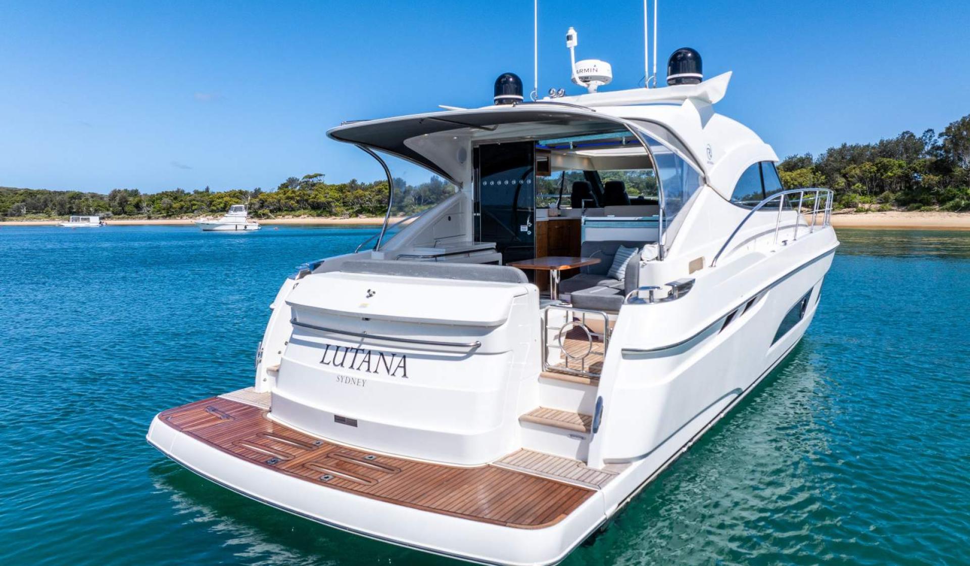 Riviera 4800 Sport Yacht - Photo 20