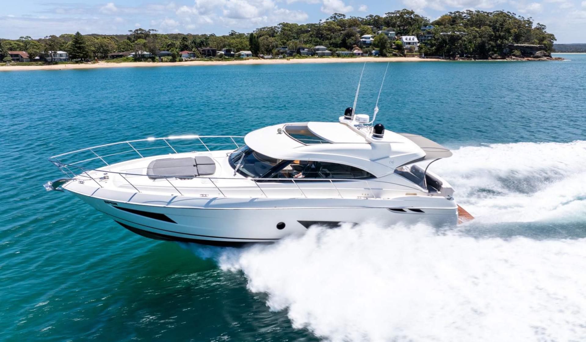 Riviera 4800 Sport Yacht - Photo 3