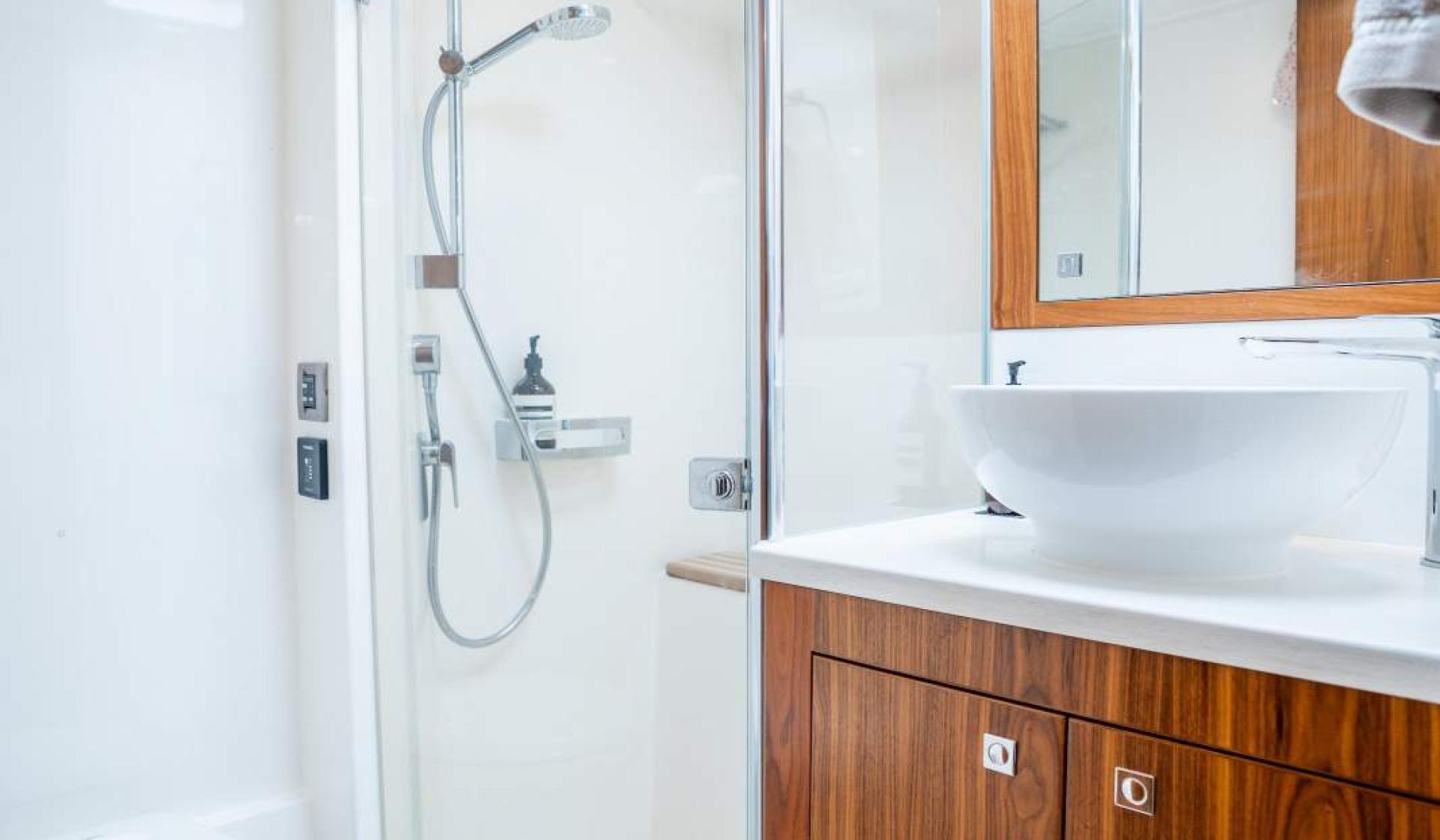 Riviera 4800 Sport Yacht - Photo 36