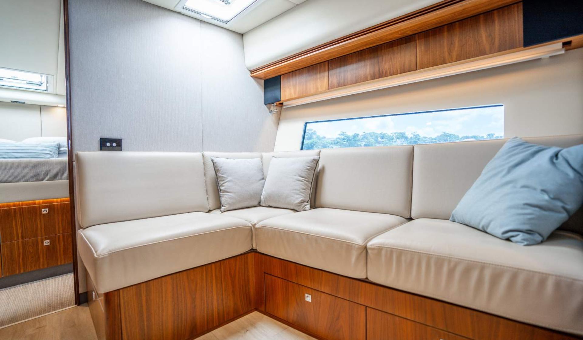 Riviera 4800 Sport Yacht - Photo 39