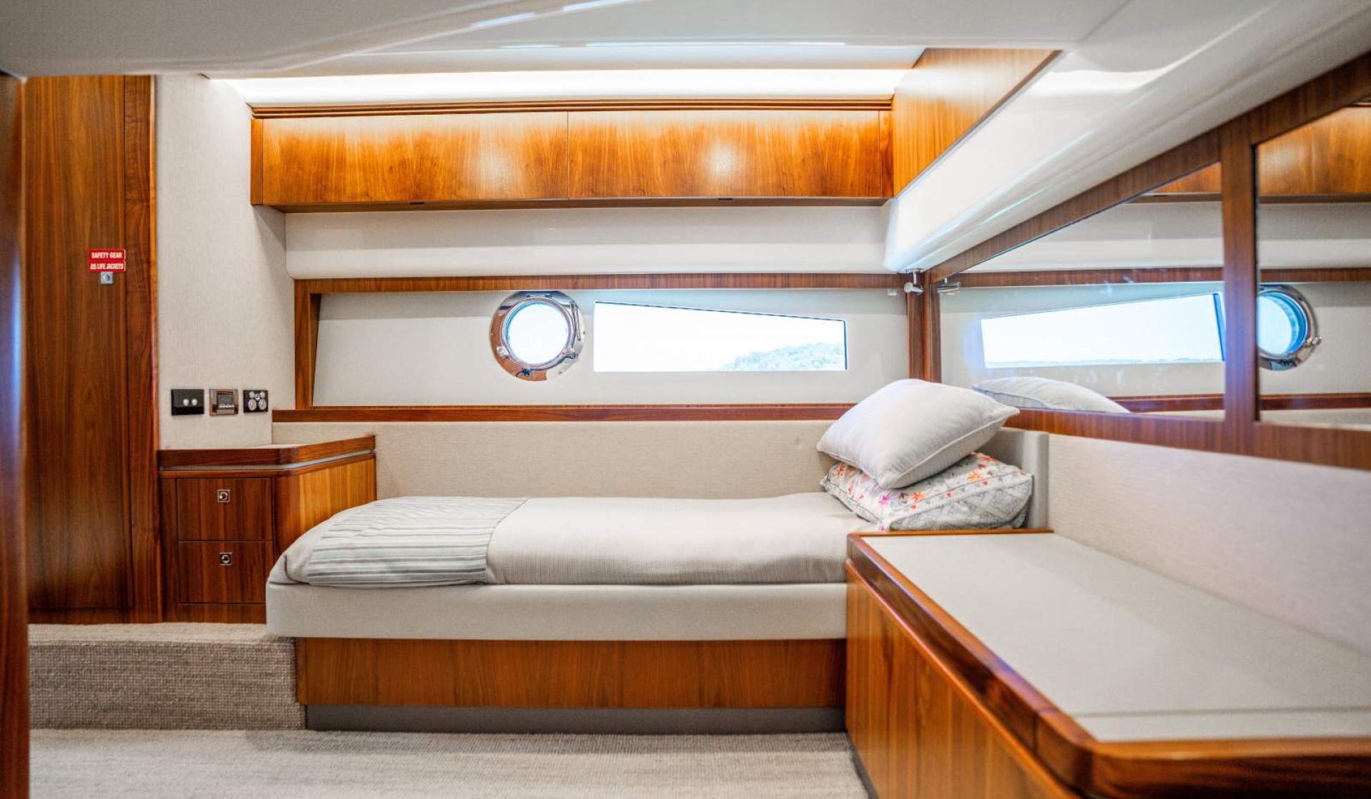 Riviera 4800 Sport Yacht - Photo 47