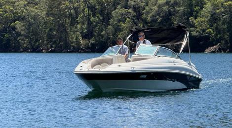 Sea Ray 220 Sundeck - Thumbnail 11