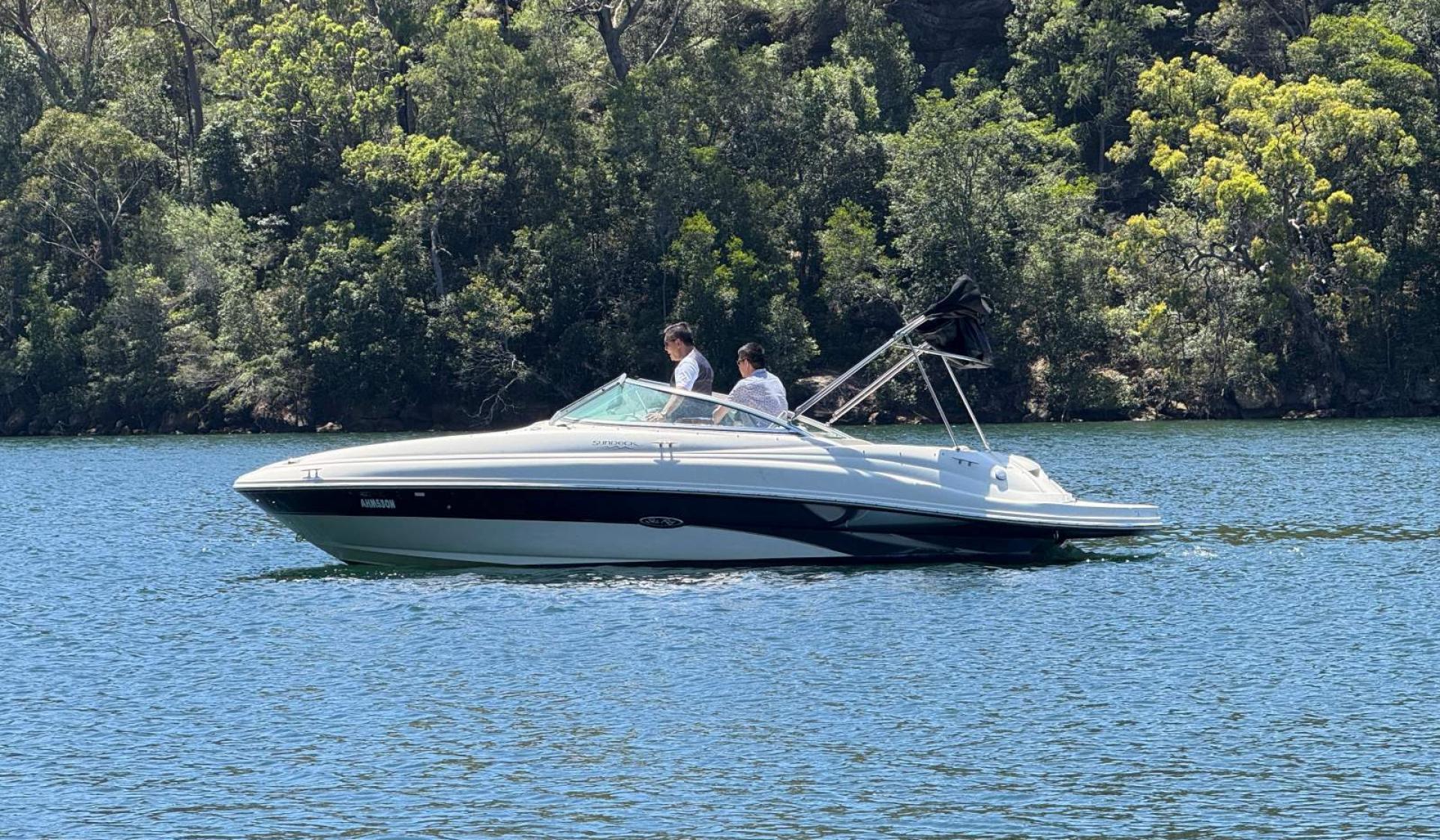 Sea Ray 220 Sundeck - Photo 3