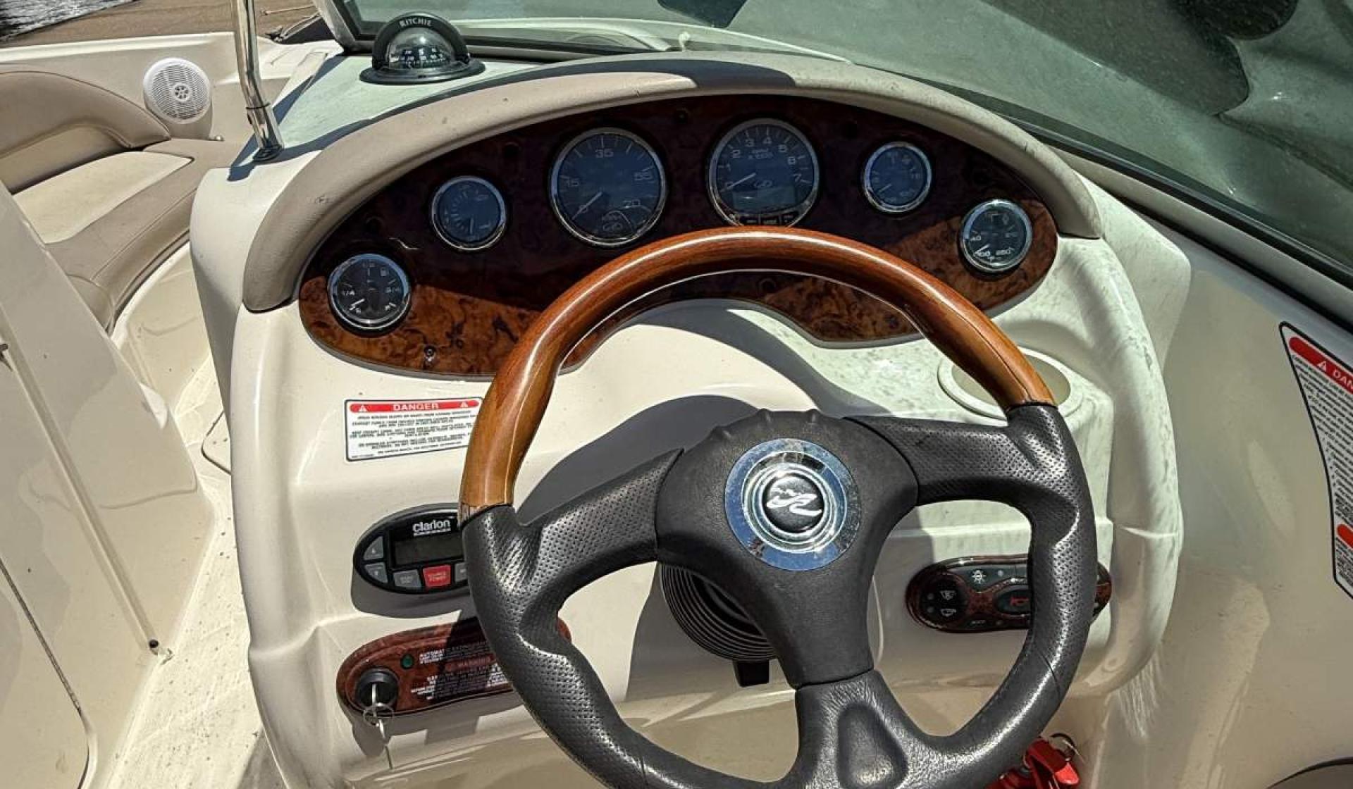 Sea Ray 220 Sundeck - Photo 4