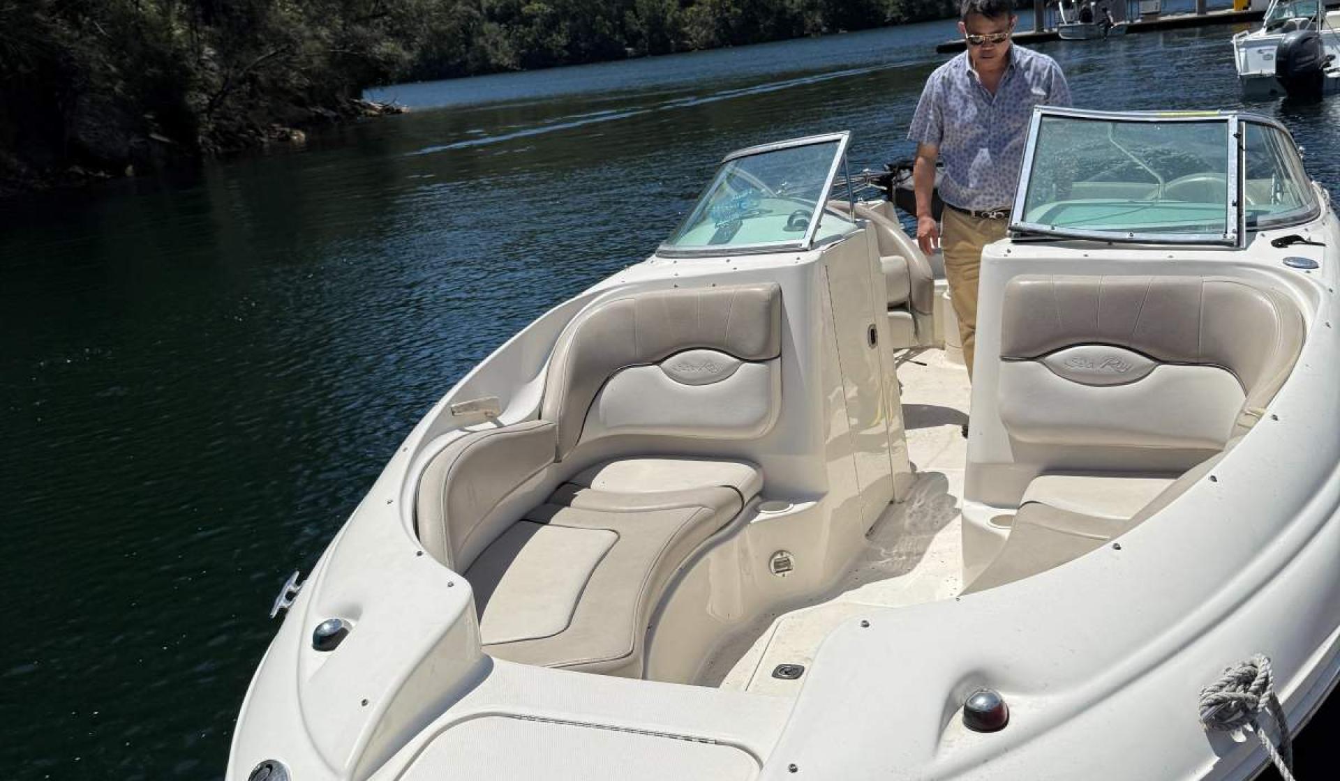 Sea Ray 220 Sundeck - Photo 8