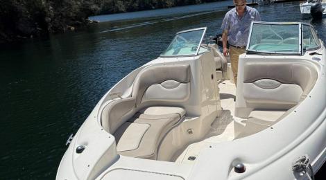 Sea Ray 220 Sundeck - Thumbnail 11