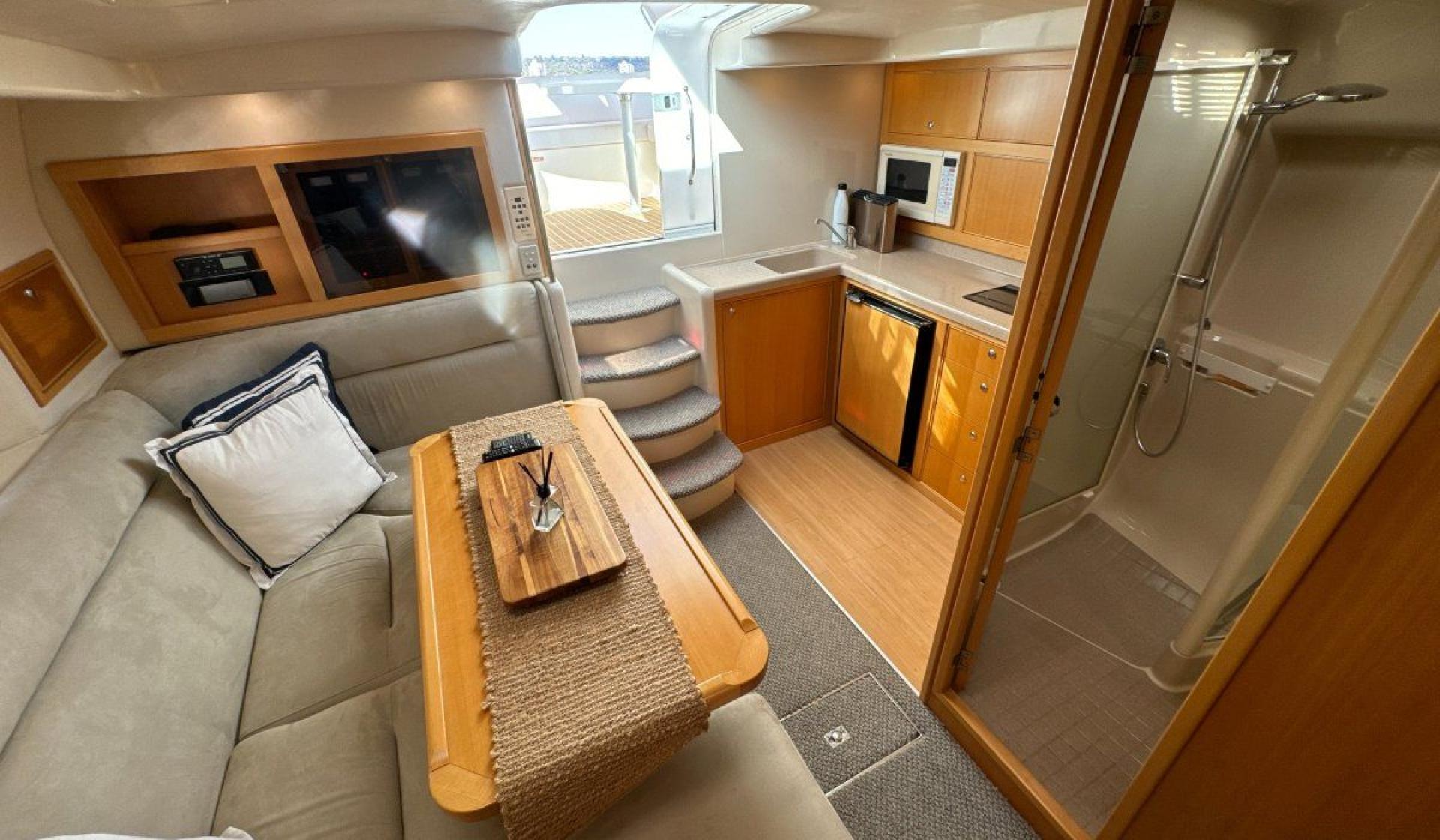 Riviera 4000 Offshore - Photo 14