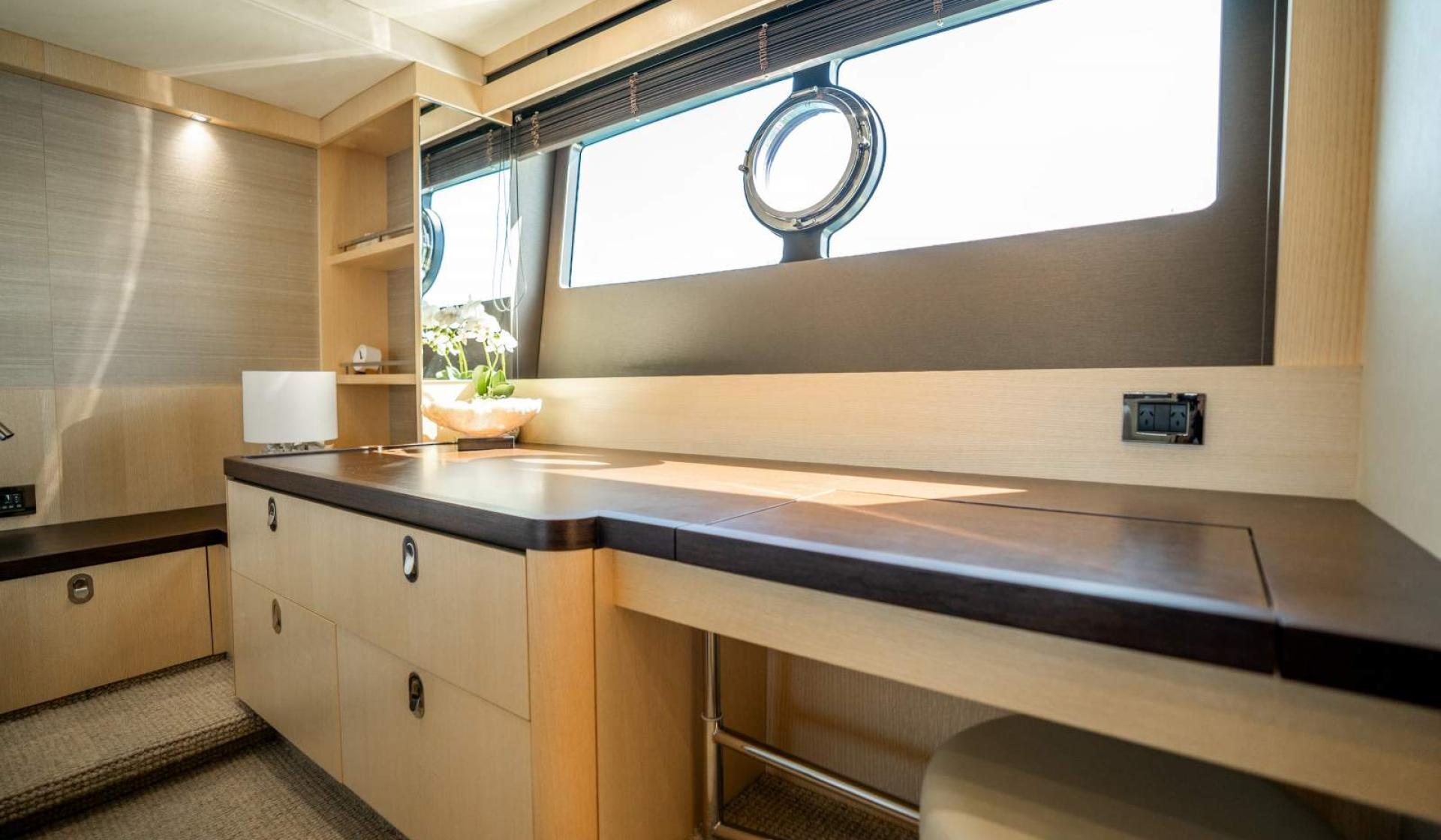 Sunseeker Manhattan 65 - Photo 18