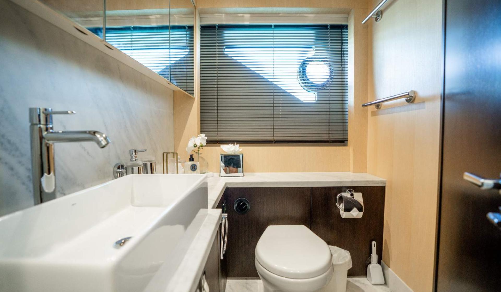 Sunseeker Manhattan 65 - Photo 20