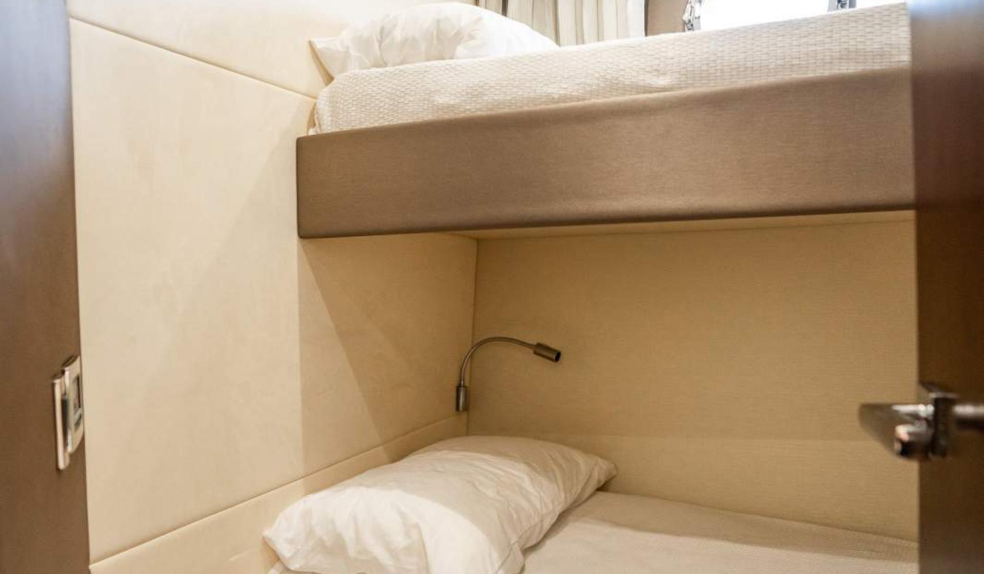 Sunseeker Manhattan 65 - Photo 23