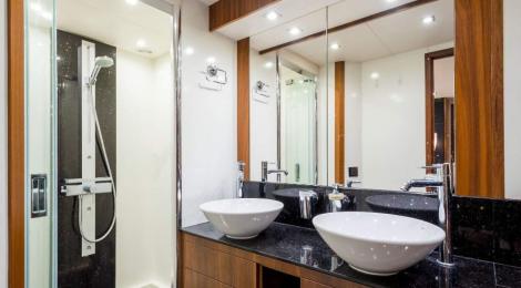 Sunseeker Manhattan 73 - Thumbnail 15