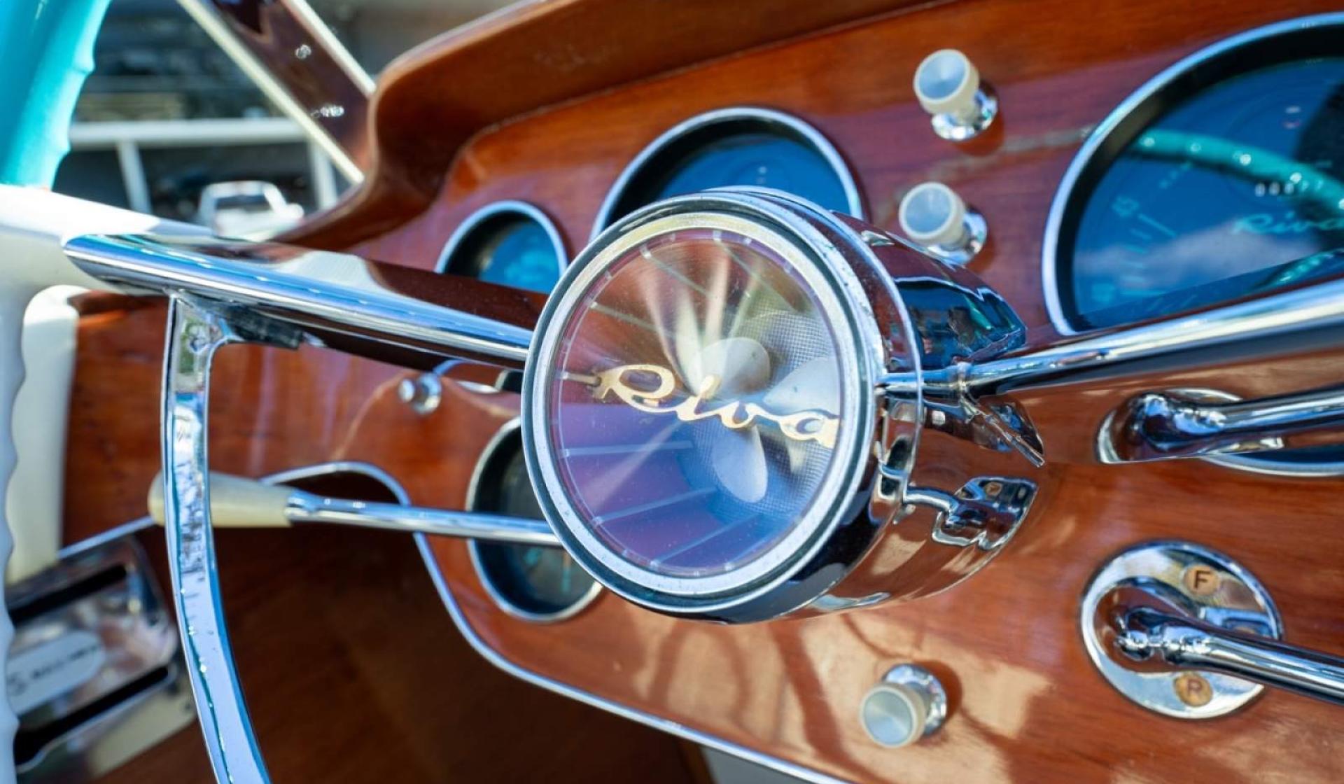 Riva Super Aquarama 29 - Photo 25