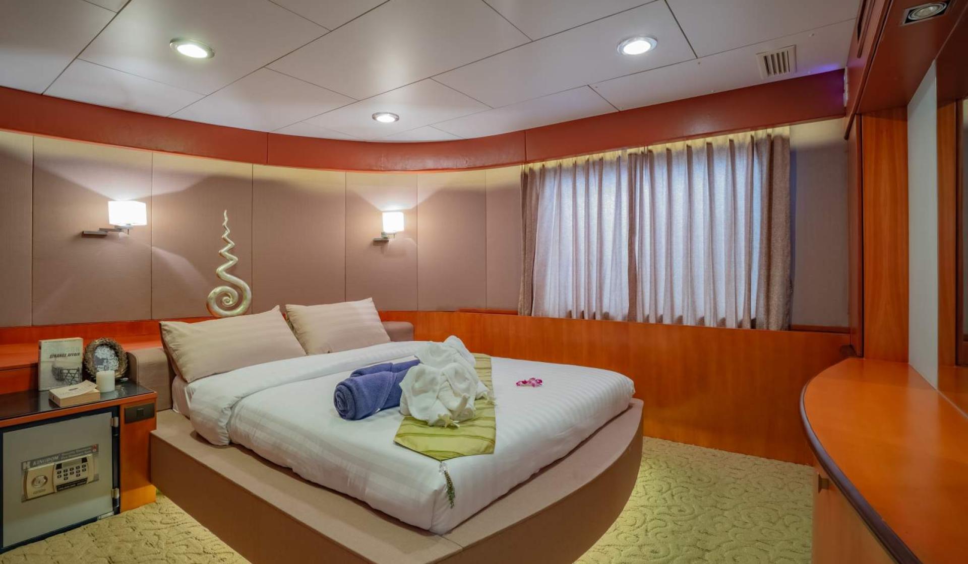 Incat Crowther 37 Metre Power Catamaran - Photo 26